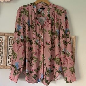 MUST GO 〰️ Gorgeous Ann Taylor Blouse